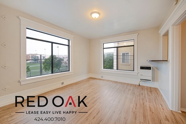 property at 692 Valencia St