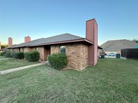 526 Post Oak Ln in Allen, TX - Foto de edificio - Building Photo