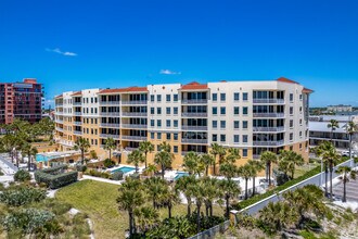 Sereno in Madeira Beach, FL - Foto de edificio - Building Photo