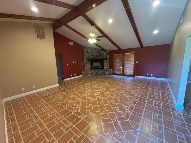 16438 Vasquez Canyon Rd in Canyon Country, CA - Building Photo - Building Photo