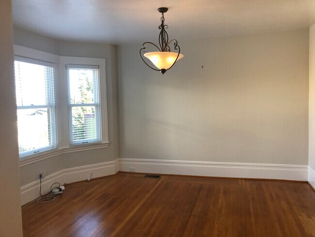 4319 Cesar Chavez St in San Francisco, CA - Building Photo - Building Photo