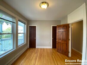 350 Allston St, Unit 3 in Cambridge, MA - Building Photo - Building Photo