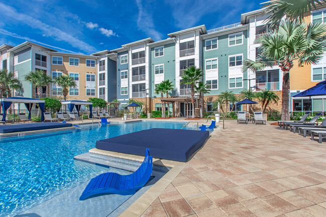 SOLA South Lux Apartments in Jacksonville, FL - Building Photo - Building Photo