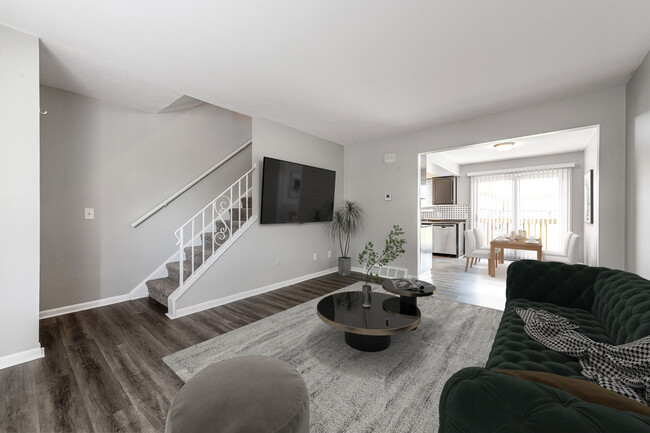 The NEW Centre Court Townhouses in Canton, OH - Foto de edificio - Building Photo