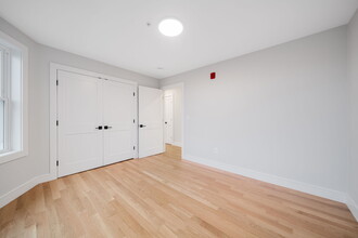 7 Wenham St, Unit #1 in Boston, MA - Building Photo - Building Photo