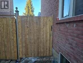 3 Harkins Dr in Ajax, ON - Building Photo - Building Photo