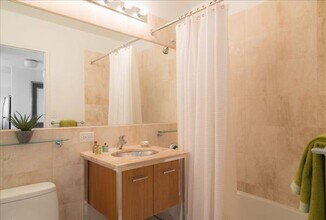 800 Sixth Avenue in New York, NY - Building Photo - Building Photo