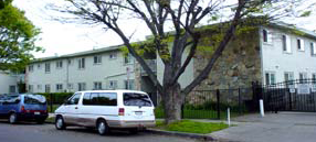 Green Villa Apartments in San Jose, CA - Foto de edificio - Building Photo