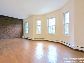 62 S Huntington Ave in Boston, MA - Building Photo - Building Photo