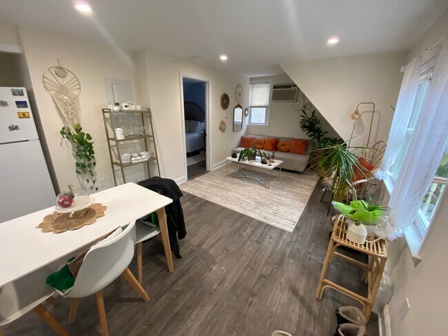 101 Ponus Ave, Unit 2