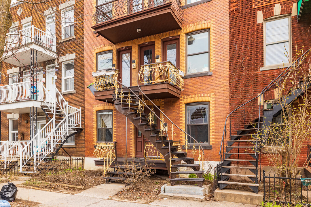 5977 De Bordeaux St in Montréal, QC - Building Photo