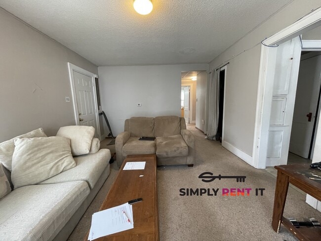 521 Stanton Ave in Ames, IA - Building Photo - Building Photo