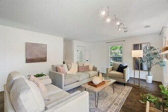 5833 Victor St in Dallas, TX - Building Photo - Building Photo