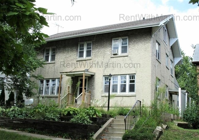 property at 808-810 W 2nd St