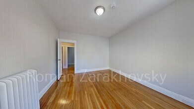 219 Kelton St, Unit 1 in Boston, MA - Foto de edificio - Building Photo