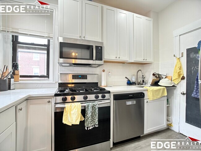 30 Glenville Ave, Unit 2