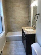 48 Cameron Ave, Unit 1 in Somerville, MA - Foto de edificio - Building Photo