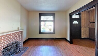 2358 Stratford Ave in Cincinnati, OH - Building Photo - Building Photo