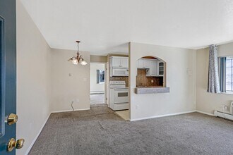 5995 E Iliff Ave in Denver, CO - Building Photo - Building Photo