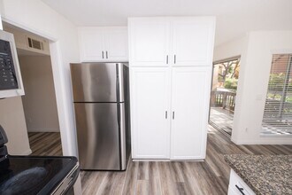 17189 W Bernardo Dr in San Diego, CA - Building Photo - Building Photo