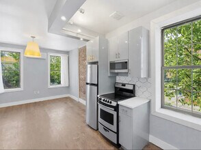 417 Throop Ave in Brooklyn, NY - Foto de edificio - Building Photo