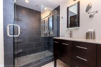 1330 West Ave, Unit 1613 in Miami Beach, FL - Building Photo - Building Photo