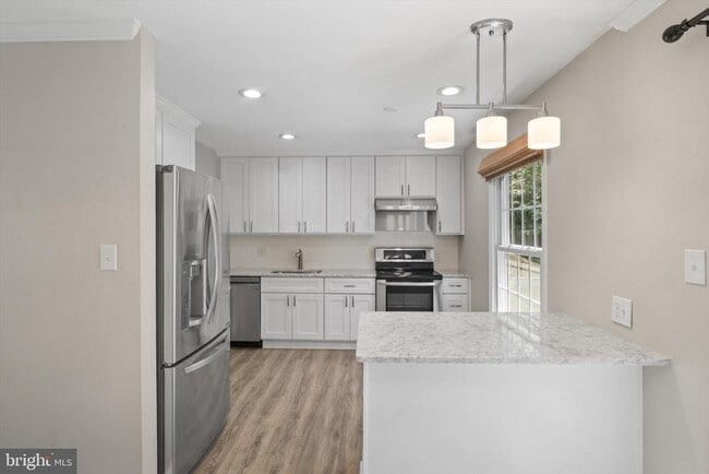 8583 Tyrolean Way in Springfield, VA - Building Photo - Building Photo