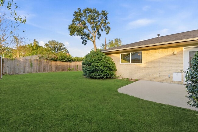 property at 5814 Viking Dr