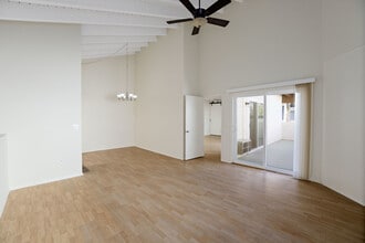 1916 Clark Ln, Unit 1 bedroom condo in Redondo Beach, CA - Building Photo - Building Photo