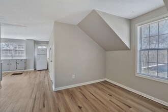 600 Larkin Springs Rd, Unit D in Nashville, TN - Building Photo - Building Photo