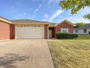 3068 Palomino Trl in Robinson, TX - Building Photo - Building Photo