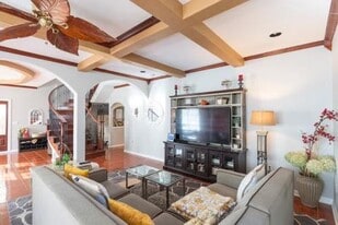 105 Sunrise Dr in Kyle, TX - Building Photo