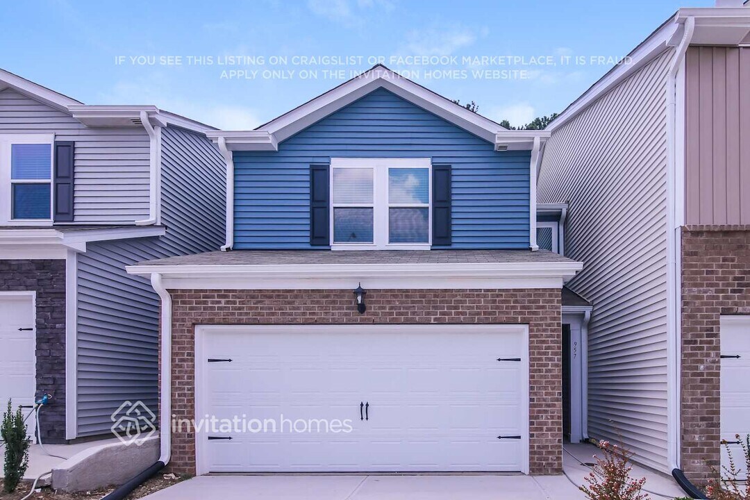 957 Greenville Wy in Knightdale, NC - Building Photo