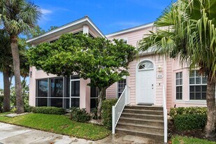 391 NE Plantation Rd in Stuart, FL - Building Photo