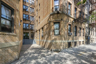 100 Convent Ave in New York, NY - Building Photo - Building Photo