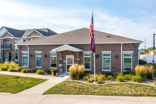 Grayhawk Apartments in Ames, IA - Building Photo - Building Photo