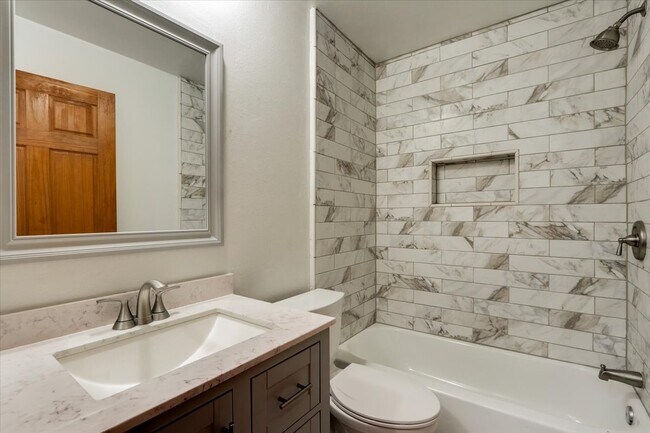 1125 Pico Blvd in Santa Monica, CA - Building Photo - Building Photo