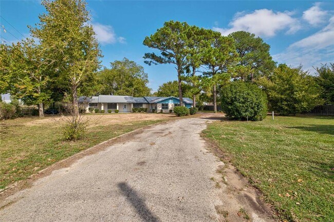 property at 106 Longhorn St