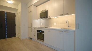 20-2420 Soudan Ave in Toronto, ON - Building Photo - Building Photo