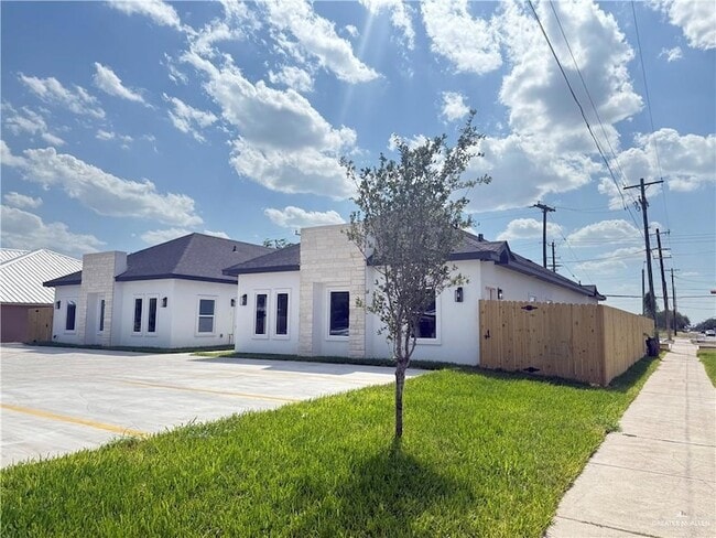 1321 Joscelyn Dr, Unit 4 in Edinburg, TX - Foto de edificio - Building Photo