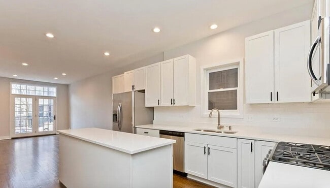 2639 N Wayne Ave in Chicago, IL - Building Photo - Building Photo
