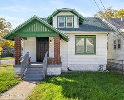 844 Louis Coleman Jr Drive in Louisville, KY - Building Photo