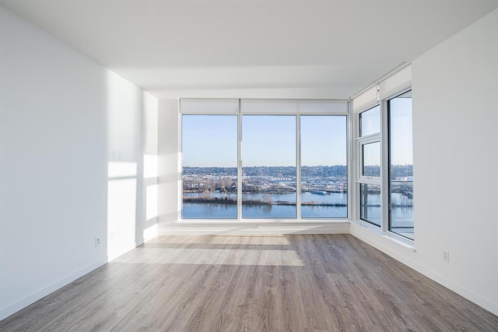 680 Quayside Dr in New Westminster, BC - Building Photo