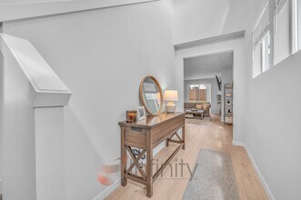 8943 SW Vermillion Dr in Tualatin, OR - Building Photo - Building Photo