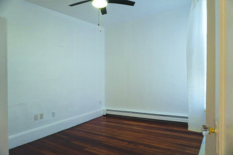 27 Lambert St, Unit #B in Cambridge, MA - Building Photo - Building Photo