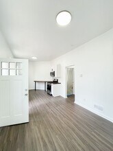 807 Eureka St, Unit Unit #1 in Pittsburgh, PA - Foto de edificio - Building Photo