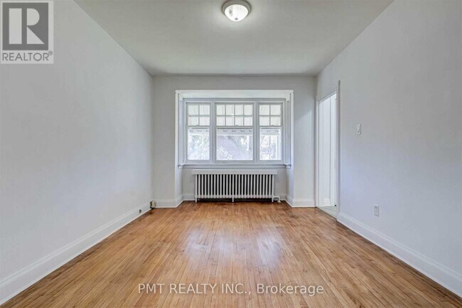 80 Queens Ave in Toronto, ON - Building Photo - Building Photo