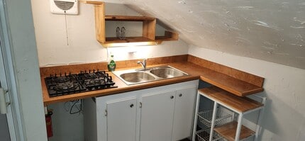 110 Betsy Ross Pl in Satsuma, FL - Building Photo - Building Photo