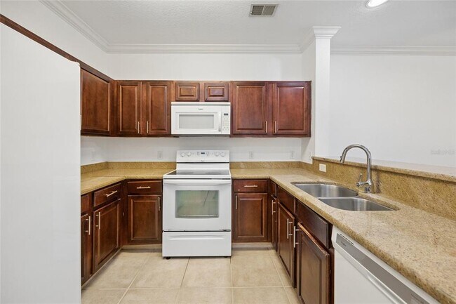 8020 Tuscany Way in Davenport, FL - Building Photo - Building Photo