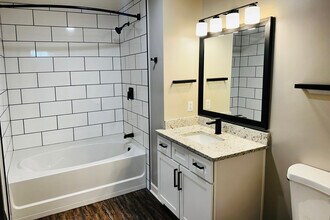 Lofts at Forest Park in St. Louis, MO - Foto de edificio - Building Photo